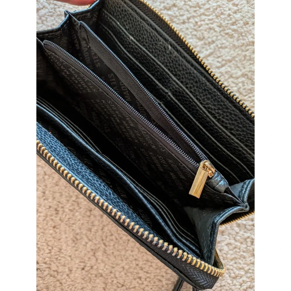 Steve Madden Black Embossed Logo Zip‎ Around Continental Wallet Wristlet Clutch